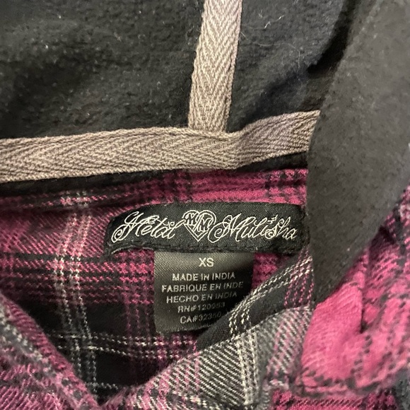 Button up flannel, gently used - Picture 3 of 4